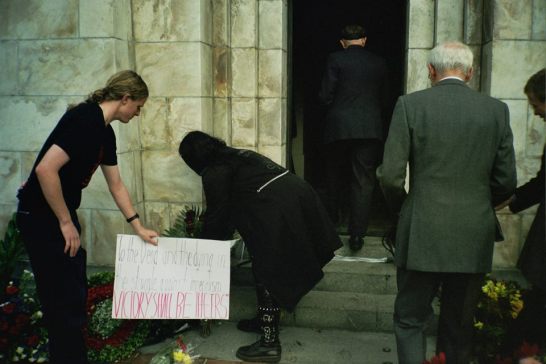Laying an anti-imperialist wreath on ANZAC Day, Wellington April 2003