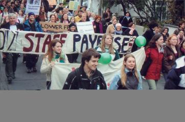 Victoria University staff and students' march to parliament demanding investment in tertiary education, May 2005